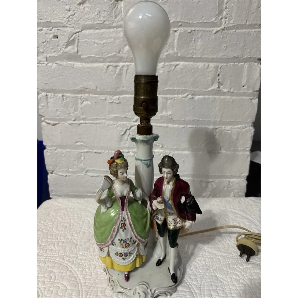 Vintage Porcelain Colonial Style Made In Germany‎ Table Lamp. 15 In. Tested